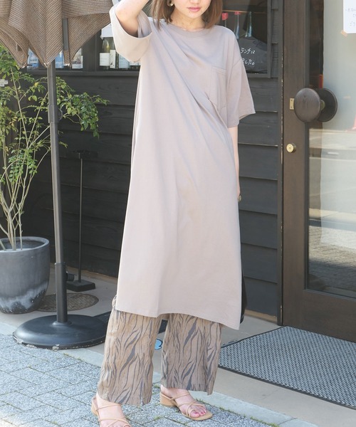 CORNERS（コーナーズ）の「フロントポケット付きTシャツワンピース（ワンピース・レディース・テラコッタ/グレイッシュベージュ/ブラック/オフホワイト・M）」の8枚目の写真