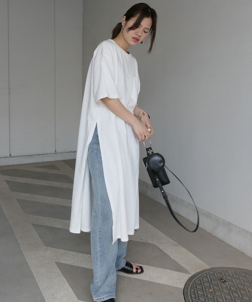 CORNERS（コーナーズ）の「フロントポケット付きTシャツワンピース（ワンピース・レディース・テラコッタ/グレイッシュベージュ/ブラック/オフホワイト・M）」の11枚目の写真