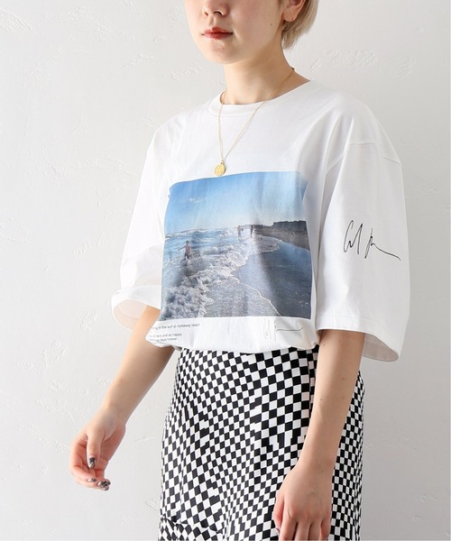 JOHN MASON SMITH(ジョンメイソンスミス)の「【JOHN MASON SMITH /ジョン メイソン スミス】フォトTシャツ(Tシャツ/カットソー・レディース・ライトブルー/ネイビー/イエロー・FREE)」の1枚目の写真