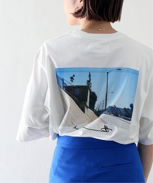 JOHN MASON SMITH(ジョンメイソンスミス)の「【JOHN MASON SMITH /ジョン メイソン スミス】フォトTシャツ(Tシャツ/カットソー・レディース・ライトブルー/ネイビー/イエロー・FREE)」の2枚目の写真
