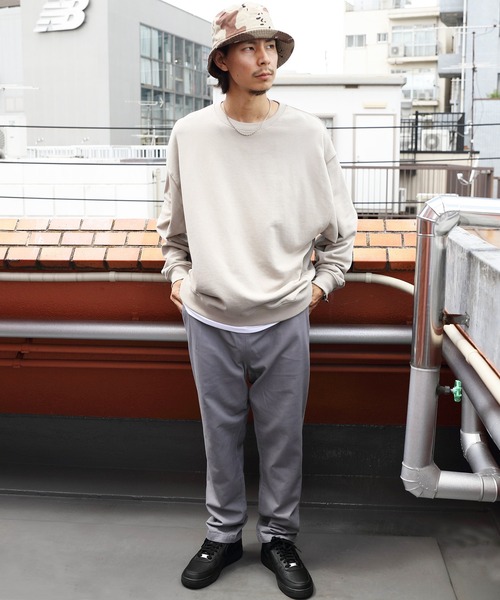 ８(eight)（エイト）の「引き揃えクルーネックスウェット（スウェット・メンズ・チャコールグレー/ブラック/ネイビー/オフホワイト/グリーン/ヘザーグレー/ブラック系その他/グレー系その他/グレイッシュベージュ/ホワイト系その他2/ブルー・MEDIUM/LARGE）」の13枚目の写真