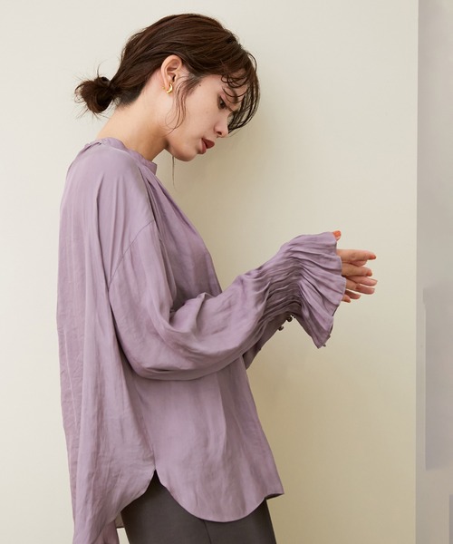 ROPE'（ロペ）の「カッセンサテンピンタックスリーブブラウス（シャツ/ブラウス・レディース・ホワイト/ブラウン系その他/ダークパープル・38）」の3枚目の写真