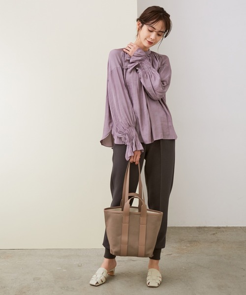 ROPE'（ロペ）の「カッセンサテンピンタックスリーブブラウス（シャツ/ブラウス・レディース・ホワイト/ブラウン系その他/ダークパープル・38）」の9枚目の写真