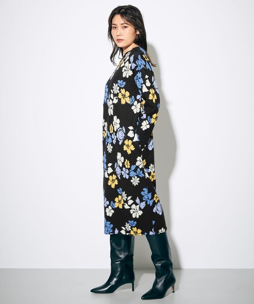 GRACE CONTINENTAL(グレースコンチネンタル)の「マルチフラワーJQニットワンピース(ワンピース・レディース・ブラック/ホワイト・36)」の1枚目の写真