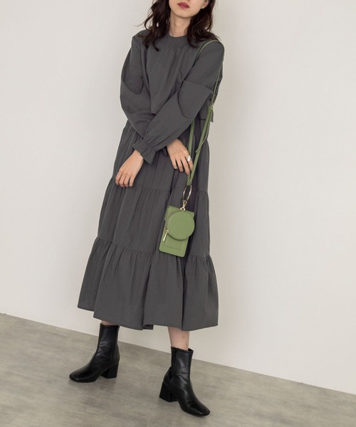 w closet(ダブルクローゼット)の「【新色追加】ティアードワンピース(ワンピース・レディース・チャコールグレー/ブラック/カーキ/オレンジ/グリーン系その他/モカ/オフホワイト/グリーン/ライトグリーン・FREE)」の3枚目の写真