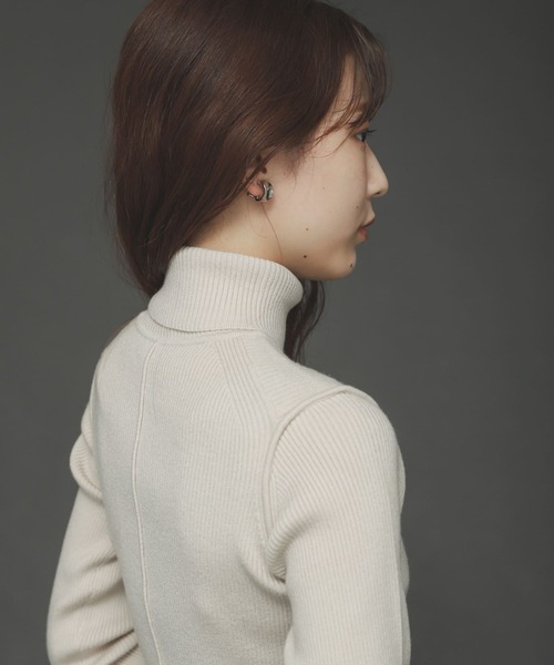 SENSE OF PLACE by URBAN RESEARCH(センスオブプレイスバイアーバンリサーチ)の「ストレッチリブタートルネックセーター(ニット/セーター・レディース・ブラック/ブラウン/ピンク/アイボリー・ONE)」の10枚目の写真