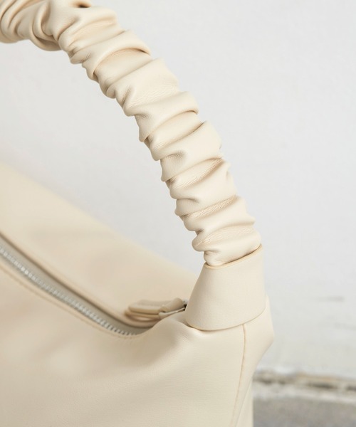 EFOLE（エフォル）の「ギャザーハンドル バッグ（ハンドバッグ・レディース・ブラック/オフホワイト・FREE）」の12枚目の写真