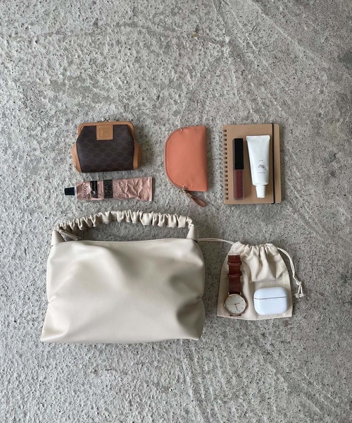 EFOLE（エフォル）の「ギャザーハンドル バッグ（ハンドバッグ・レディース・ブラック/オフホワイト・FREE）」の4枚目の写真