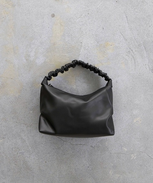 EFOLE（エフォル）の「ギャザーハンドル バッグ（ハンドバッグ・レディース・ブラック/オフホワイト・FREE）」の8枚目の写真