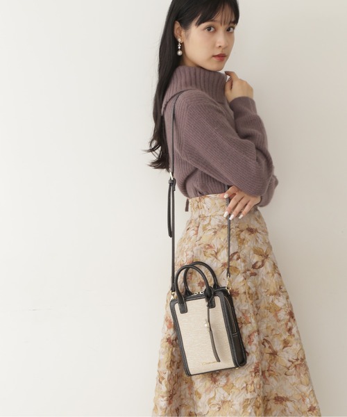 JILL by JILL STUART(ジルバイジルスチュアート)の「◇≪Come Back Icon≫バーチカルポシェット2022(ショルダーバッグ・レディース・ベージュ/ブラック系その他/ブラウン系その他・FREE)」の4枚目の写真