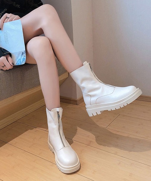 ANOTHER S（アナザーエス）の「フロントジッパートラックソールショート丈ブーツ（ブーツ・レディース・ブラック/アイボリー・38/39/37）」の8枚目の写真