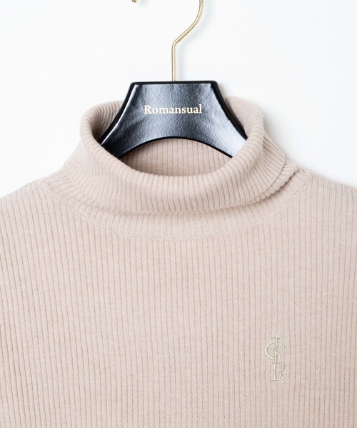 Romansual(ロマンシュアル)の「Romansual/ロゴ刺繍リブタートルニット(ニット/セーター・レディース・ブラック/ベージュ・FREE)」の5枚目の写真
