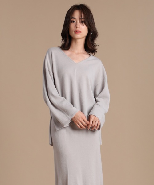 INED(イネド)の「《STORYコラボ》 ホールガーメント(R)Vネックニット【セットアップ対応】(ニット/セーター・レディース・グレー/ピンク/モカ・9号)」の11枚目の写真