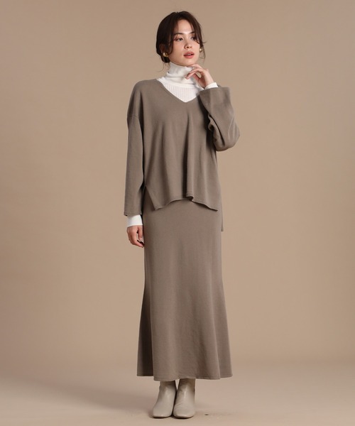 INED(イネド)の「《STORYコラボ》 ホールガーメント(R)Vネックニット【セットアップ対応】(ニット/セーター・レディース・グレー/ピンク/モカ・9号)」の14枚目の写真