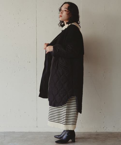Kari & lili（カウリアンドリィリィ）の「ボアコンビキルトコート（ノーカラーコート・レディース・ブラック/ベージュ・FREE）」の7枚目の写真