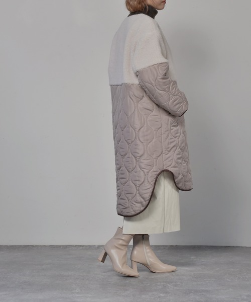 Kari & lili（カウリアンドリィリィ）の「ボアコンビキルトコート（ノーカラーコート・レディース・ブラック/ベージュ・FREE）」の11枚目の写真