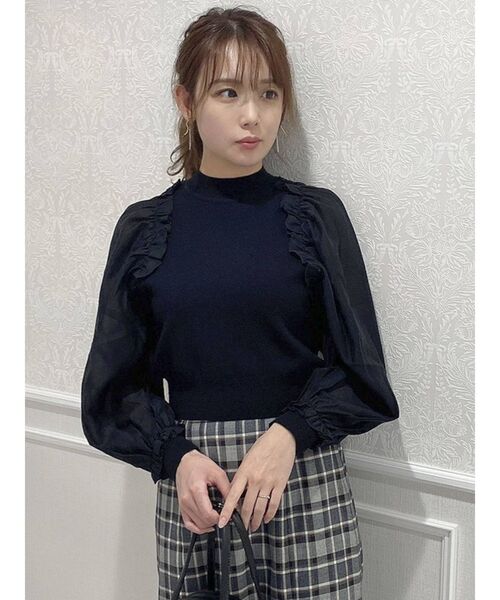 dazzlin（ダズリン）の「異素材ギャザーフリルニットトップス（ニット/セーター・レディース・ブラック/パープル/オフホワイト/グリーン・FREE）」の2枚目の写真