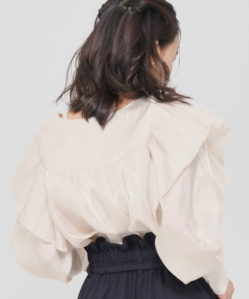 Dita Muaj.(ディータムアージュ)の「ボリュームフリルトップス(シャツ/ブラウス・レディース・ブラック/アイボリー・L/M)」の6枚目の写真