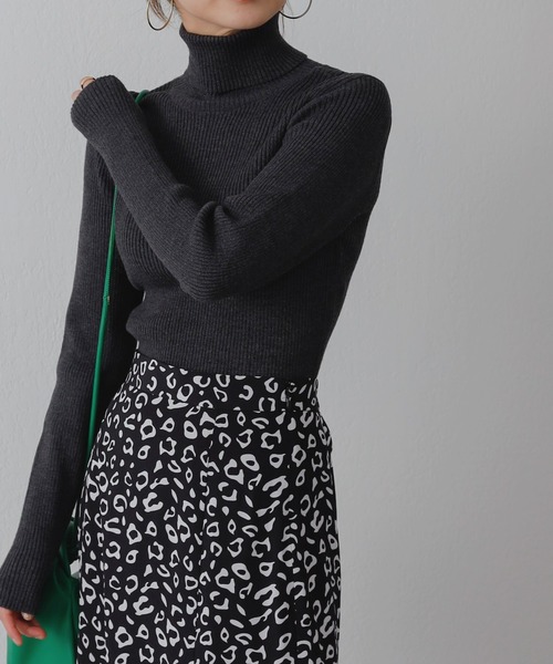 COLONY 2139（コロニートゥーワンスリーナイン）の「ウォッシャブルニット(リブタートル)（ニット/セーター・レディース・チャコールグレー/ブラック/ベージュ/グリーン・FREE）」の3枚目の写真