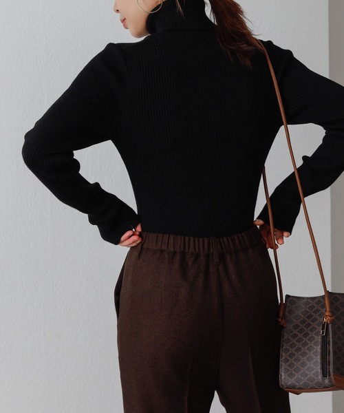 COLONY 2139（コロニートゥーワンスリーナイン）の「ウォッシャブルニット(リブタートル)（ニット/セーター・レディース・チャコールグレー/ブラック/ベージュ/グリーン・FREE）」の8枚目の写真