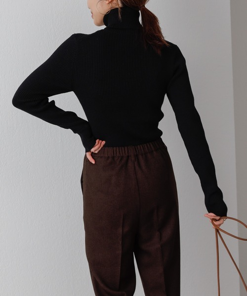 COLONY 2139（コロニートゥーワンスリーナイン）の「ウォッシャブルニット(リブタートル)（ニット/セーター・レディース・チャコールグレー/ブラック/ベージュ/グリーン・FREE）」の10枚目の写真