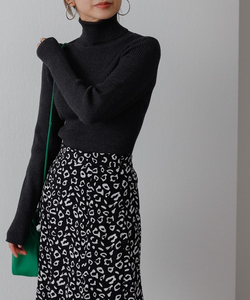 COLONY 2139（コロニートゥーワンスリーナイン）の「ウォッシャブルニット(リブタートル)（ニット/セーター・レディース・チャコールグレー/ブラック/ベージュ/グリーン・FREE）」の17枚目の写真