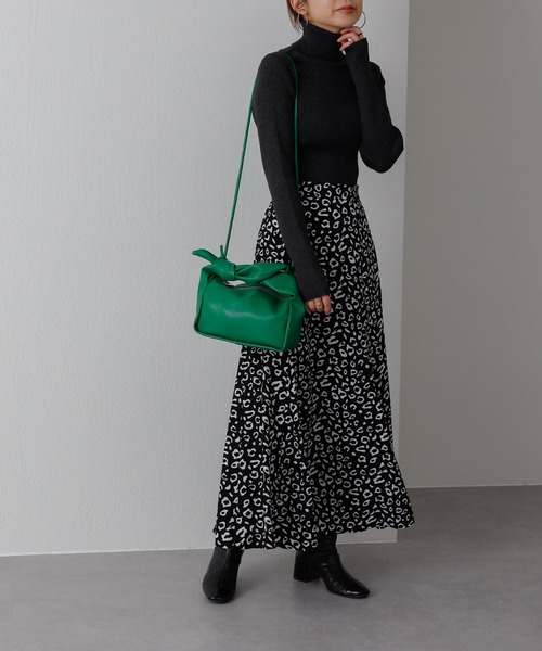 COLONY 2139（コロニートゥーワンスリーナイン）の「ウォッシャブルニット(リブタートル)（ニット/セーター・レディース・チャコールグレー/ブラック/ベージュ/グリーン・FREE）」の18枚目の写真