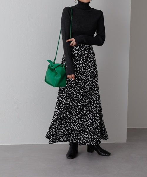 COLONY 2139（コロニートゥーワンスリーナイン）の「ウォッシャブルニット(リブタートル)（ニット/セーター・レディース・チャコールグレー/ブラック/ベージュ/グリーン・FREE）」の20枚目の写真