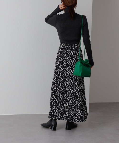 COLONY 2139（コロニートゥーワンスリーナイン）の「ウォッシャブルニット(リブタートル)（ニット/セーター・レディース・チャコールグレー/ブラック/ベージュ/グリーン・FREE）」の21枚目の写真