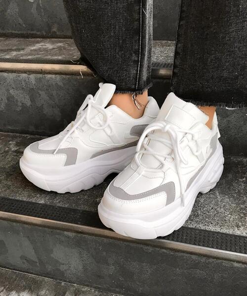 INGNI(イング)の「配色ボリュームソールスニーカー(スニーカー・レディース・ホワイト×グレー/ブラック×ホワイト・M/L)」の11枚目の写真