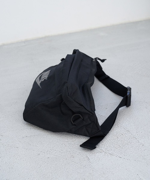 NIKE（ナイキ）の「【NIKE/ナイキ】Tech Hip Pack（ボディバッグ/ウエストポーチ・レディース・ブラック/ホワイト系その他・FREE）」の10枚目の写真