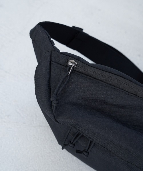 NIKE（ナイキ）の「【NIKE/ナイキ】Tech Hip Pack（ボディバッグ/ウエストポーチ・レディース・ブラック/ホワイト系その他・FREE）」の12枚目の写真