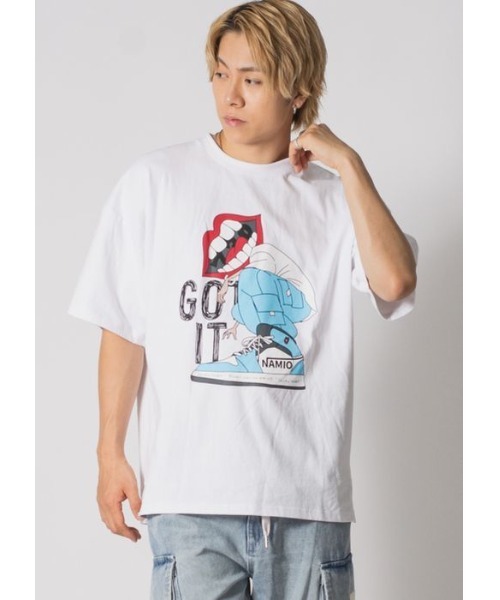 RE730(アールイーセブンサーティー)の「RE730 スニカーをはいたなみおくん(Tシャツ/カットソー・メンズ・ブラック/オフホワイト・MEDIUM/LARGE/X-LARGE)」の3枚目の写真