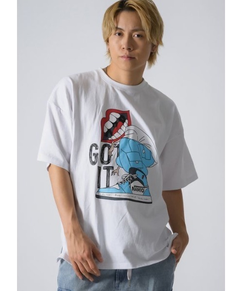 RE730(アールイーセブンサーティー)の「RE730 スニカーをはいたなみおくん(Tシャツ/カットソー・メンズ・ブラック/オフホワイト・MEDIUM/LARGE/X-LARGE)」の18枚目の写真