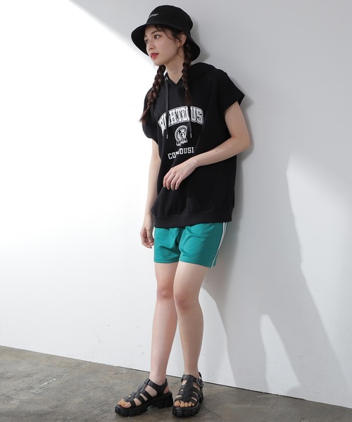 Honeys（ハニーズ）の「ライン入りショートパンツ（スウェットパンツ