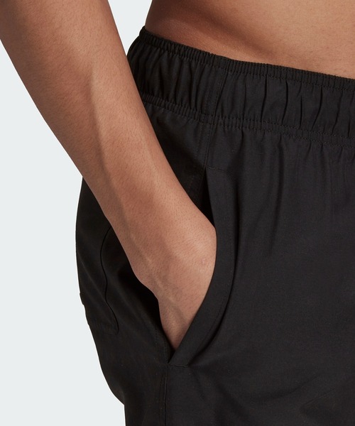 adidas（アディダス）の「アディカラー エッセンシャルズ