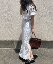 LAUIR（ラウアー）の「総柄スリットマーメイドスカート（スカート）」