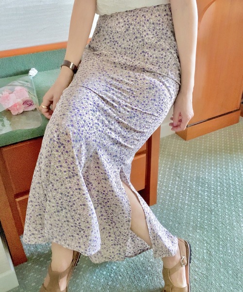 LAUIR（ラウアー）の「総柄スリットマーメイドスカート（スカート・レディース・ホワイト/ブラック/ラベンダー/ブルー/ベージュ/ブラック系その他・SMALL/MEDIUM/LARGE/X-LARGE）」の20枚目の写真