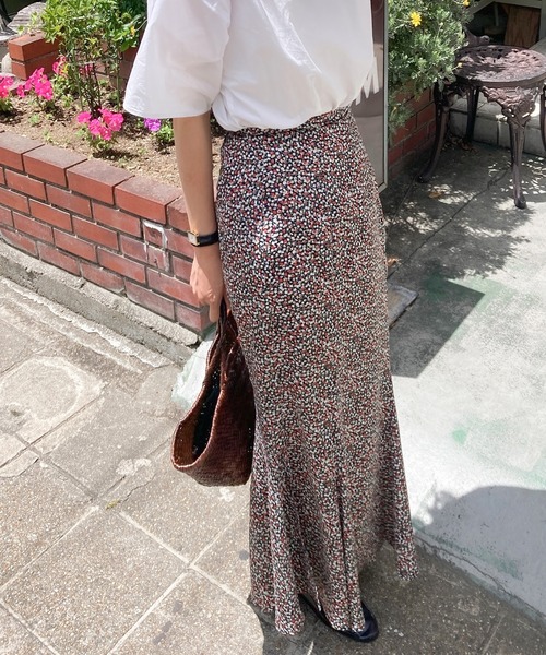 LAUIR（ラウアー）の「総柄スリットマーメイドスカート（スカート・レディース・ホワイト/ブラック/ラベンダー/ブルー/ベージュ/ブラック系その他・SMALL/MEDIUM/LARGE/X-LARGE）」の19枚目の写真