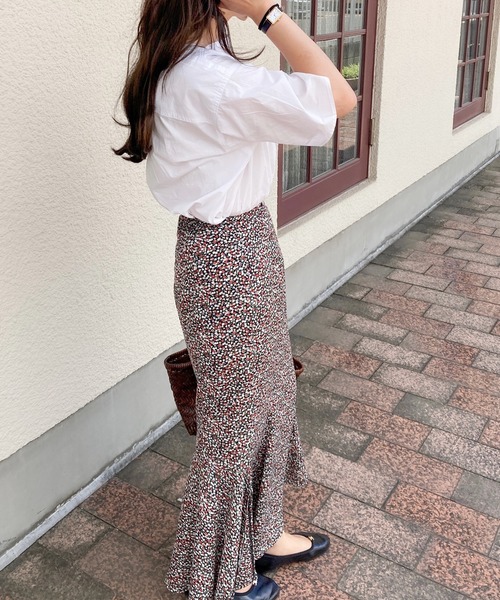 LAUIR（ラウアー）の「総柄スリットマーメイドスカート（スカート・レディース・ホワイト/ブラック/ラベンダー/ブルー/ベージュ/ブラック系その他・SMALL/MEDIUM/LARGE/X-LARGE）」の18枚目の写真