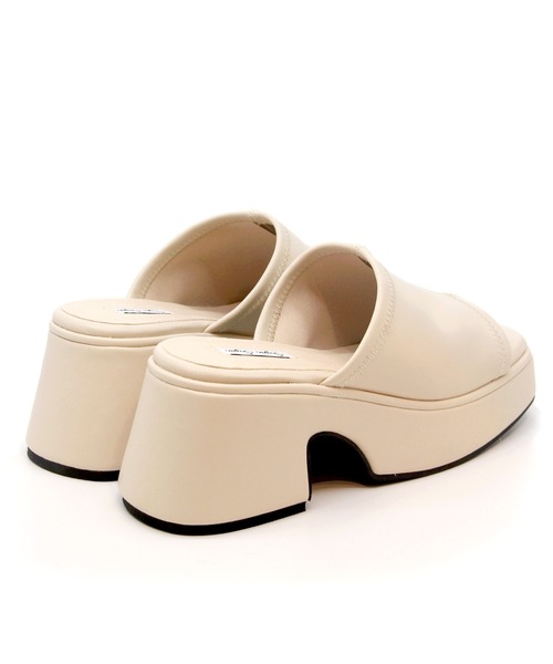 Sugar Sugar（シュガーシュガー）の「【SUGAR SUGAR シュガーシュガー】スクエアトゥバルキーヒールサンダル（サンダル・レディース・ブラック/イエロー/アイボリー/グリーン・S/M/L/LL）」の11枚目の写真