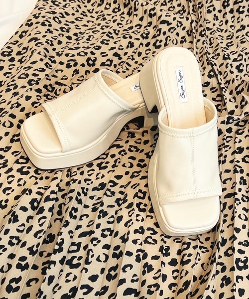 Sugar Sugar（シュガーシュガー）の「【SUGAR SUGAR シュガーシュガー】スクエアトゥバルキーヒールサンダル（サンダル・レディース・ブラック/イエロー/アイボリー/グリーン・S/M/L/LL）」の22枚目の写真