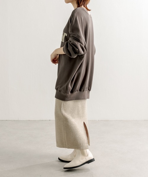COLLAGE GALLARDAGALANTE(コラージュガリャルダガランテ)の「【OT】前後2WAY/オーバーサイズロゴスウェット(スウェット・レディース・チャコールグレー/グリーン/アイボリー・FREE)」の16枚目の写真