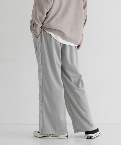 ASTRONOMY（アストロノミー）の「サイドラインワイドトラックパンツ（その他パンツ・メンズ・ブラック/ベージュ/ブラウン/グレー/レッド/ブルー・S/M/L/XL）」の15枚目の写真