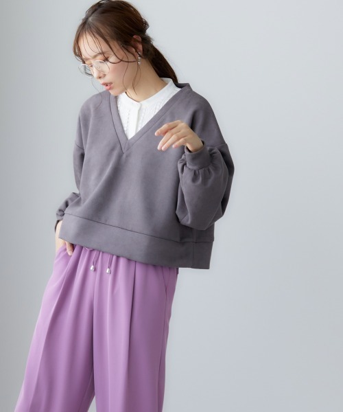 miclat（ミクラ）の「大きいサイズ スウェードポンチショート丈プルオーバー miclat（スウェット・レディース・チャコールグレー/ピンク系・LL/3L/4L/L）」の3枚目の写真