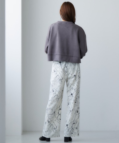 miclat（ミクラ）の「大きいサイズ スウェードポンチショート丈プルオーバー miclat（スウェット・レディース・チャコールグレー/ピンク系・LL/3L/4L/L）」の8枚目の写真