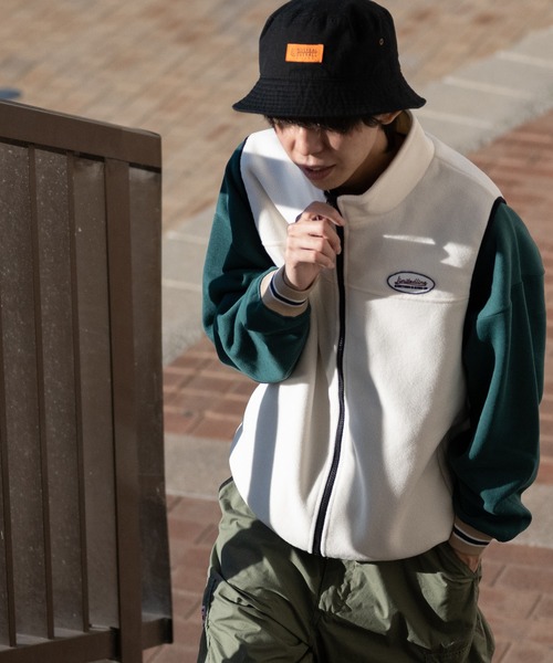 Limited Line Naive Magic（リミテッドラインナイーブマジック）の「【a】フリース フロントワッペン ZIPベスト（その他アウター・メンズ・グリーン/オレンジ/アイボリー/ブラック/ブルー・MEDIUM/LARGE/X-LARGE）」の2枚目の写真