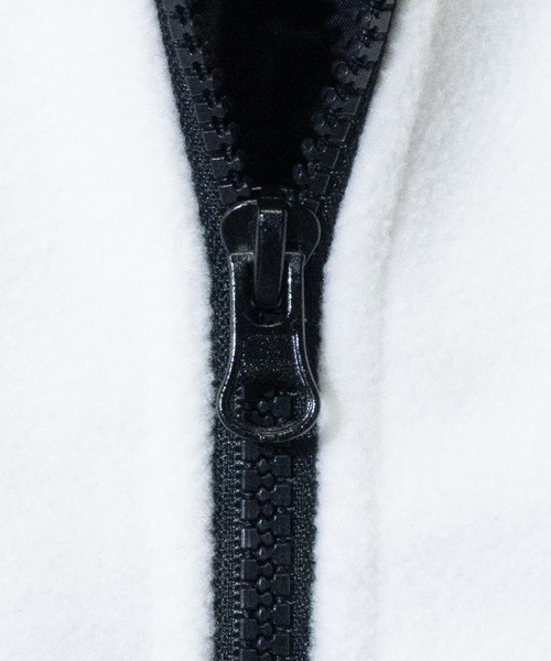 Limited Line Naive Magic（リミテッドラインナイーブマジック）の「【a】フリース フロントワッペン ZIPベスト（その他アウター・メンズ・グリーン/オレンジ/アイボリー/ブラック/ブルー・MEDIUM/LARGE/X-LARGE）」の9枚目の写真