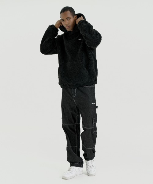 FCMM（エフシーエムエム）の「WARM UP DUMBLE FLEECE HOODIE/ウォームアップダンブルフリースフーディー（パーカー・メンズ・ベージュ/グレー/ブラック・MEDIUM/LARGE）」の4枚目の写真