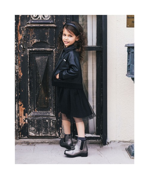 BeBe（ベベ）の「BeBe/レザーバックロゴ刺繍ブルゾン(100~150cm)（ブルゾン・キッズ・ブラック・120/150/140/100/130/110）」の4枚目の写真